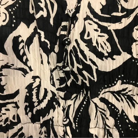 Zara Black & Ivory Halter Floral Crop Top - Picture 3 of 6